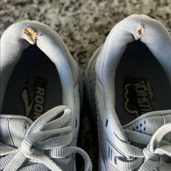 Brooks Adrenaline GTS 22 Women's Running Shoes — Pale Blue with Gray Accents - Picture 8 of 8